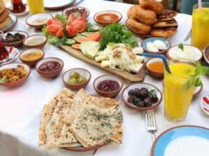 Geleneksel Türk Kahvaltısının Olmazsa Olmazları: Helva ve Ötesi ile 2026 Kahvaltı Trendleri